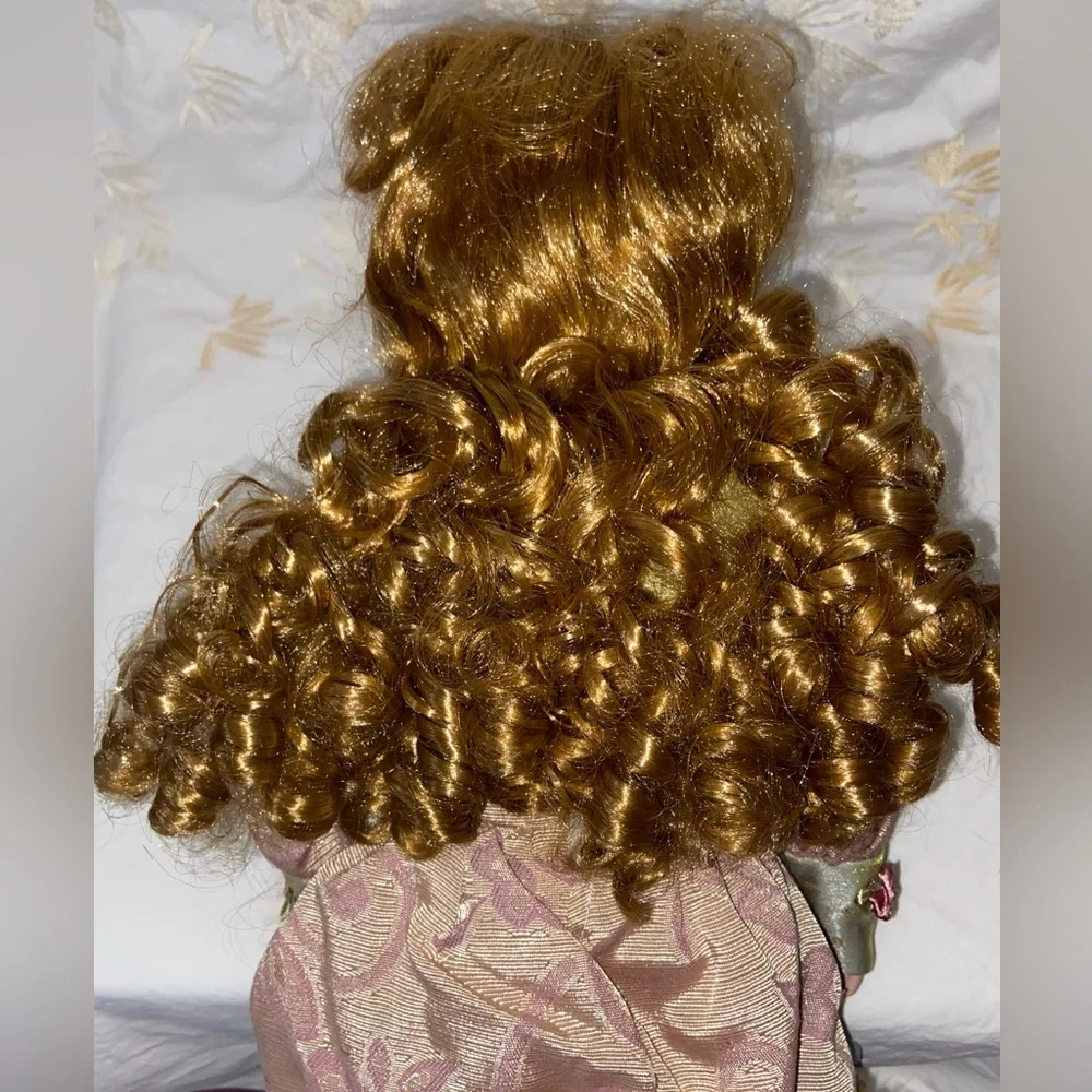 NWOT Fancy Porcelain Doll“All Dressed To The Nines”Very Well Outfitted-CityGirl🎄